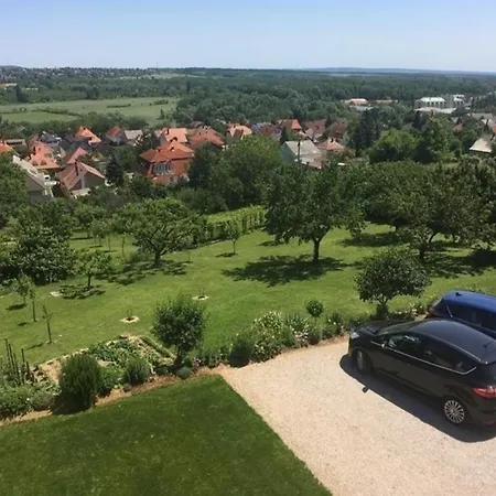 Apartment In Mit Eigenem Balkon