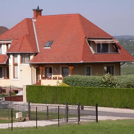 In Mit Eigenem Balkon