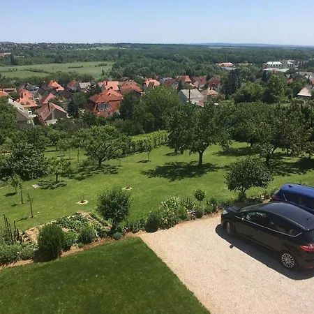 In Mit Eigenem Balkon