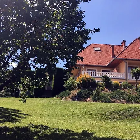 In Mit Eigenem Balkon