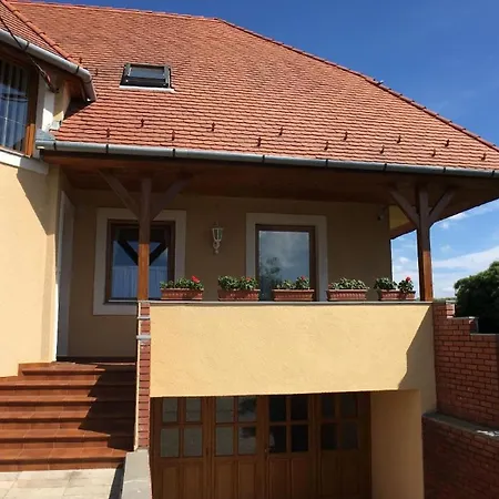 In Mit Eigenem Balkon Apartment Heviz